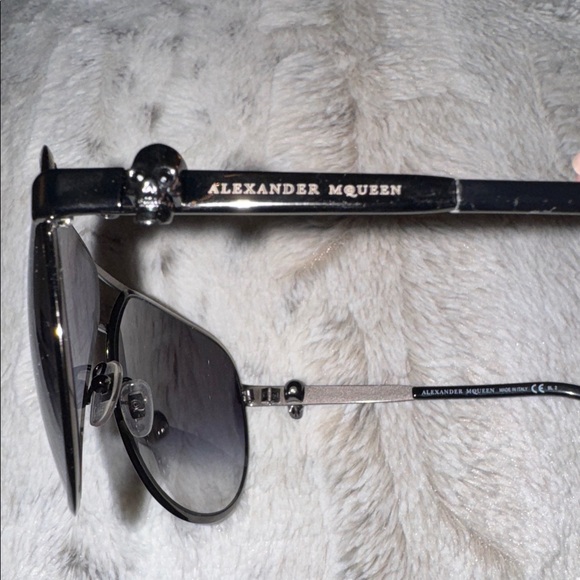Alexander McQueen Black Aviator Sunglasses *LIKE NEW/UNISEX* main image 7